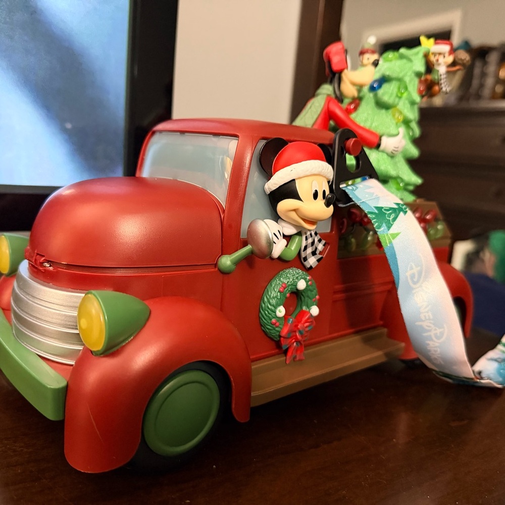 Mickey’s Christmas Truck Popcorn Bucket 2025 (slight imperfections; see images)
